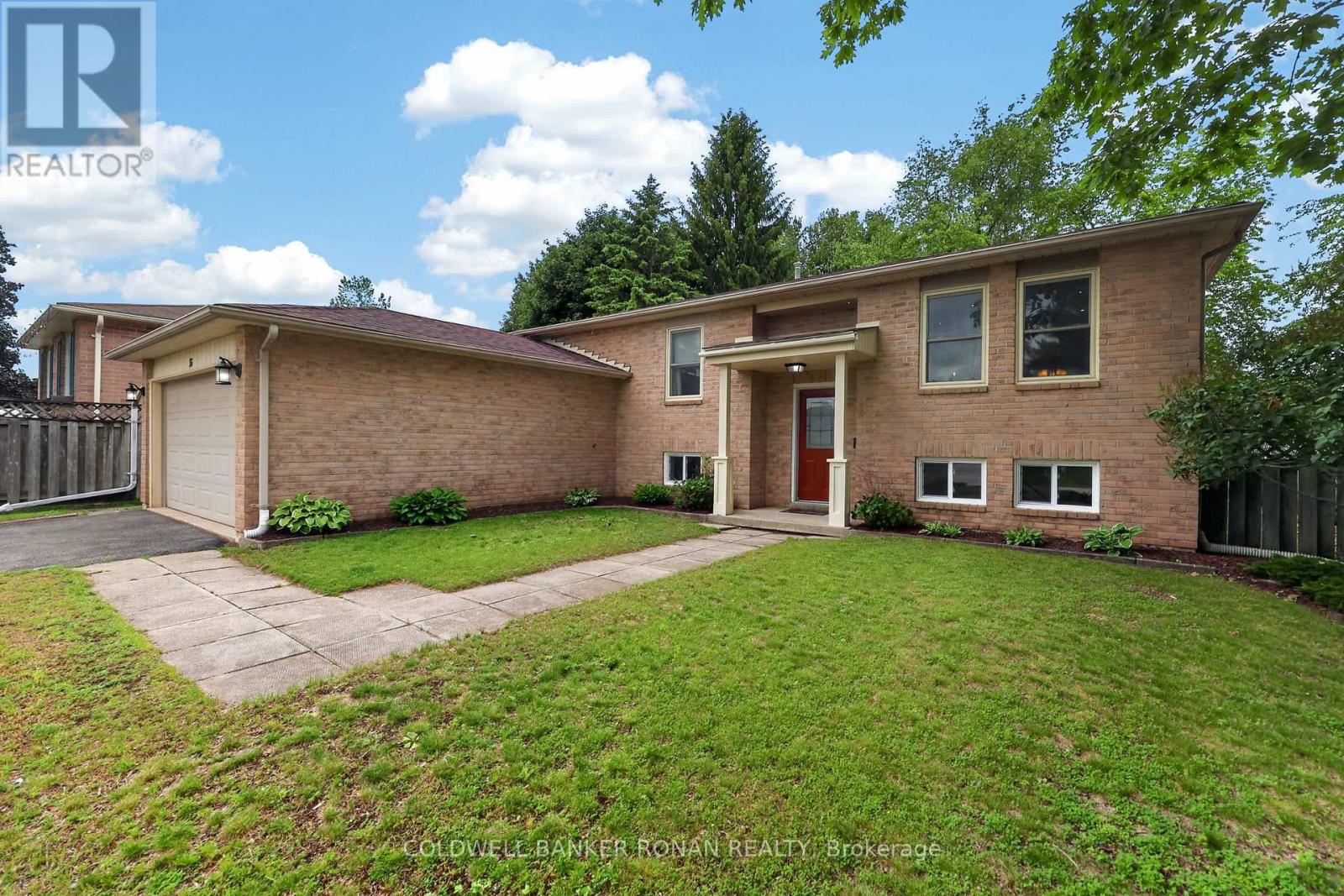36 Mccarthy Crescent, Essa, Ontario  L3W 0J6 - Photo 2 - N13444374