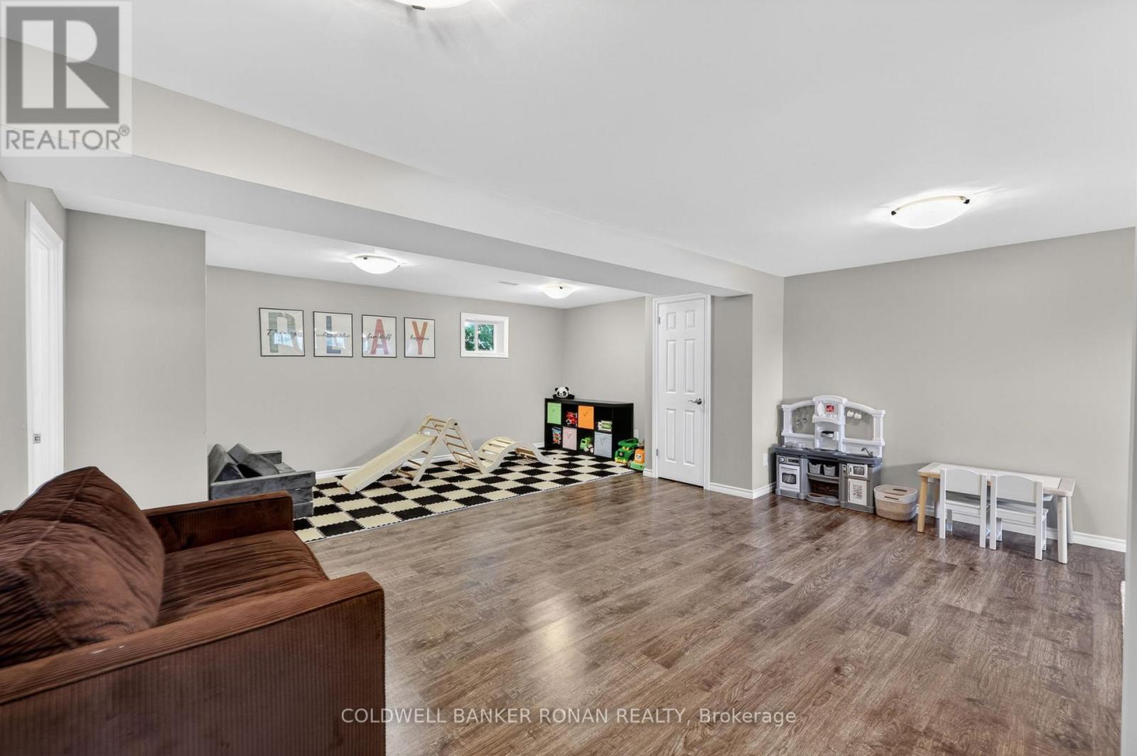 36 Mccarthy Crescent, Essa, Ontario  L3W 0J6 - Photo 23 - N13444374