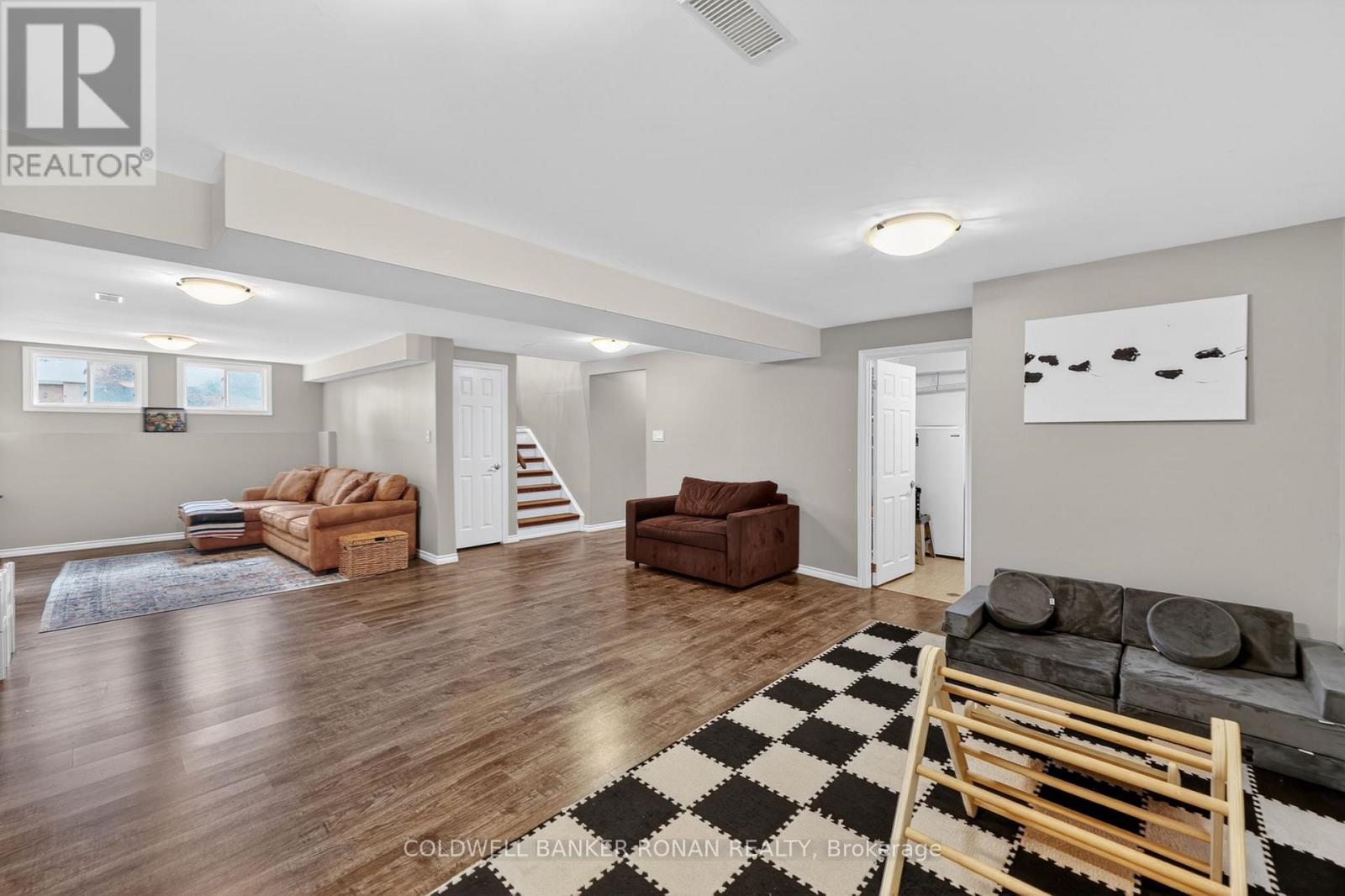 36 Mccarthy Crescent, Essa, Ontario  L3W 0J6 - Photo 24 - N13444374