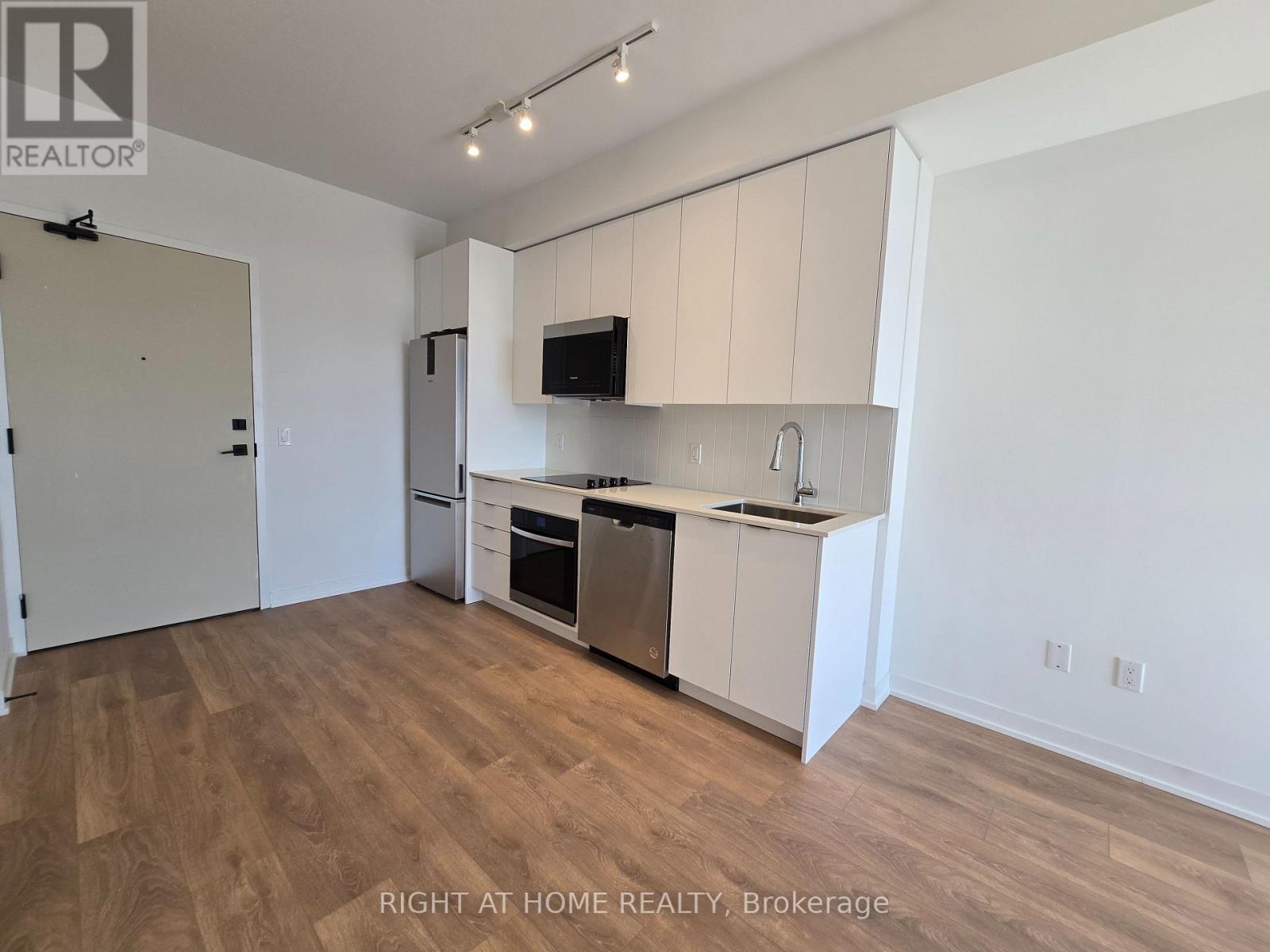 707 - 474 Caldari Road, Vaughan (Concord), Ontario  L4K 0R5 - Photo 3 - N13444380