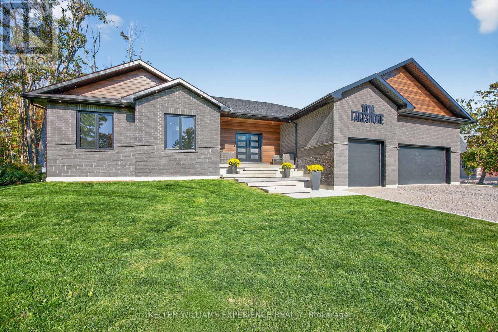 1016 Lakeshore Road E, Oro-Medonte, Ontario  L0L 1T0 - Photo 2 - S13444272