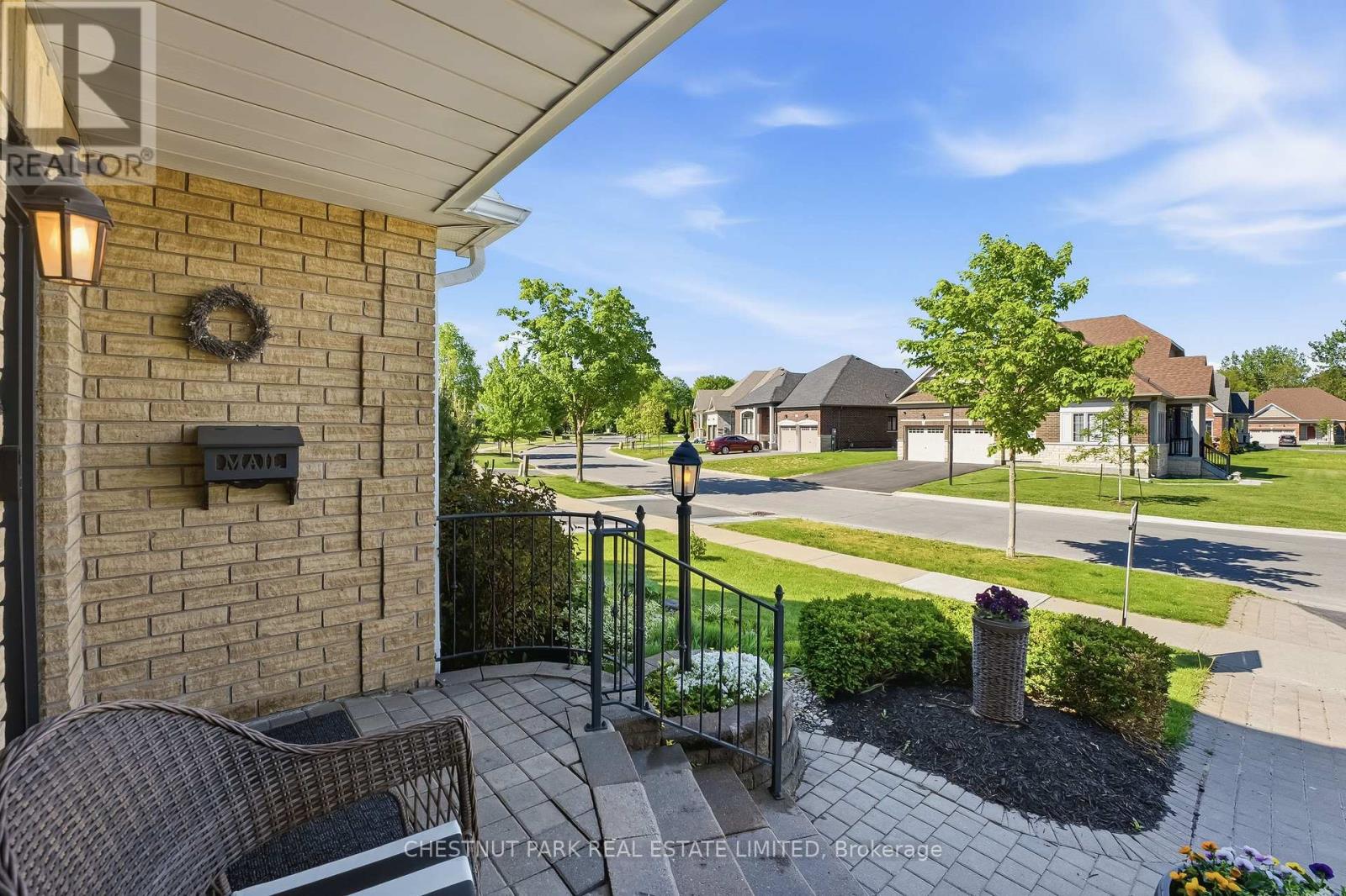 37 Waterbury Crescent, Scugog, Ontario  L9L 1R9 - Photo 3 - E13241936