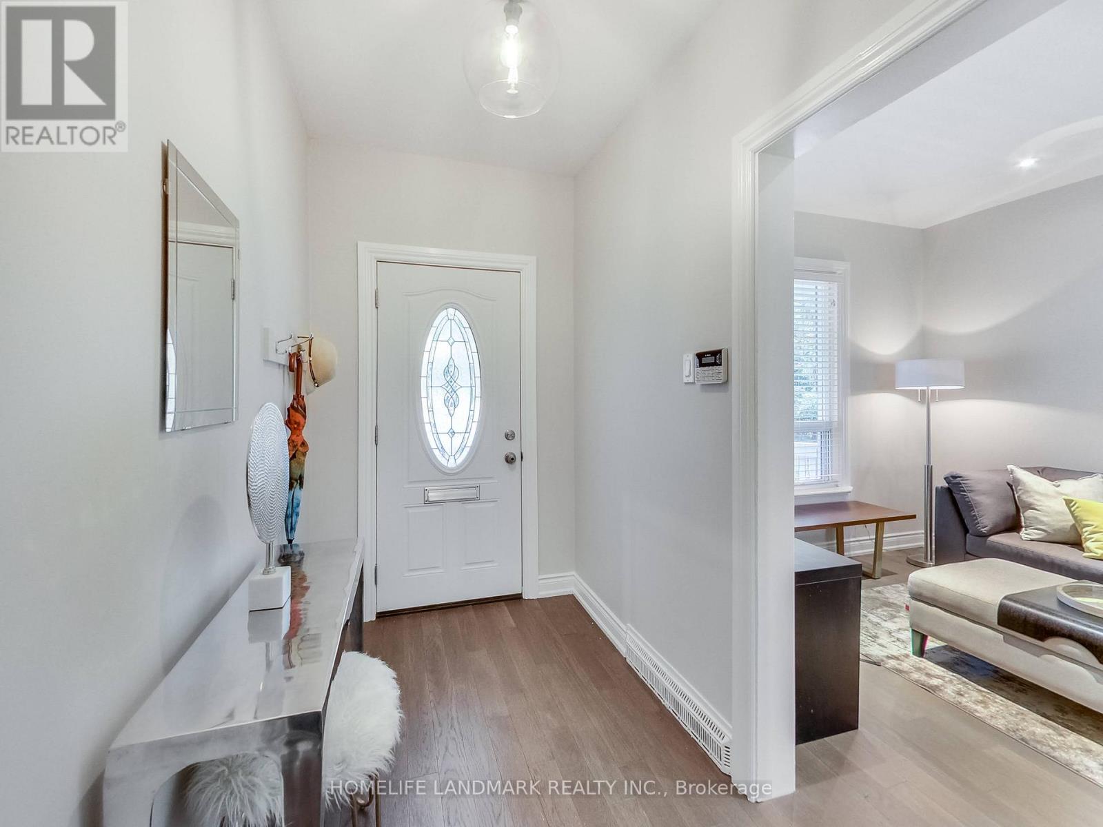 297 Withrow Avenue, Toronto, Ontario  M4J 1B6 - Photo 4 - E13438920