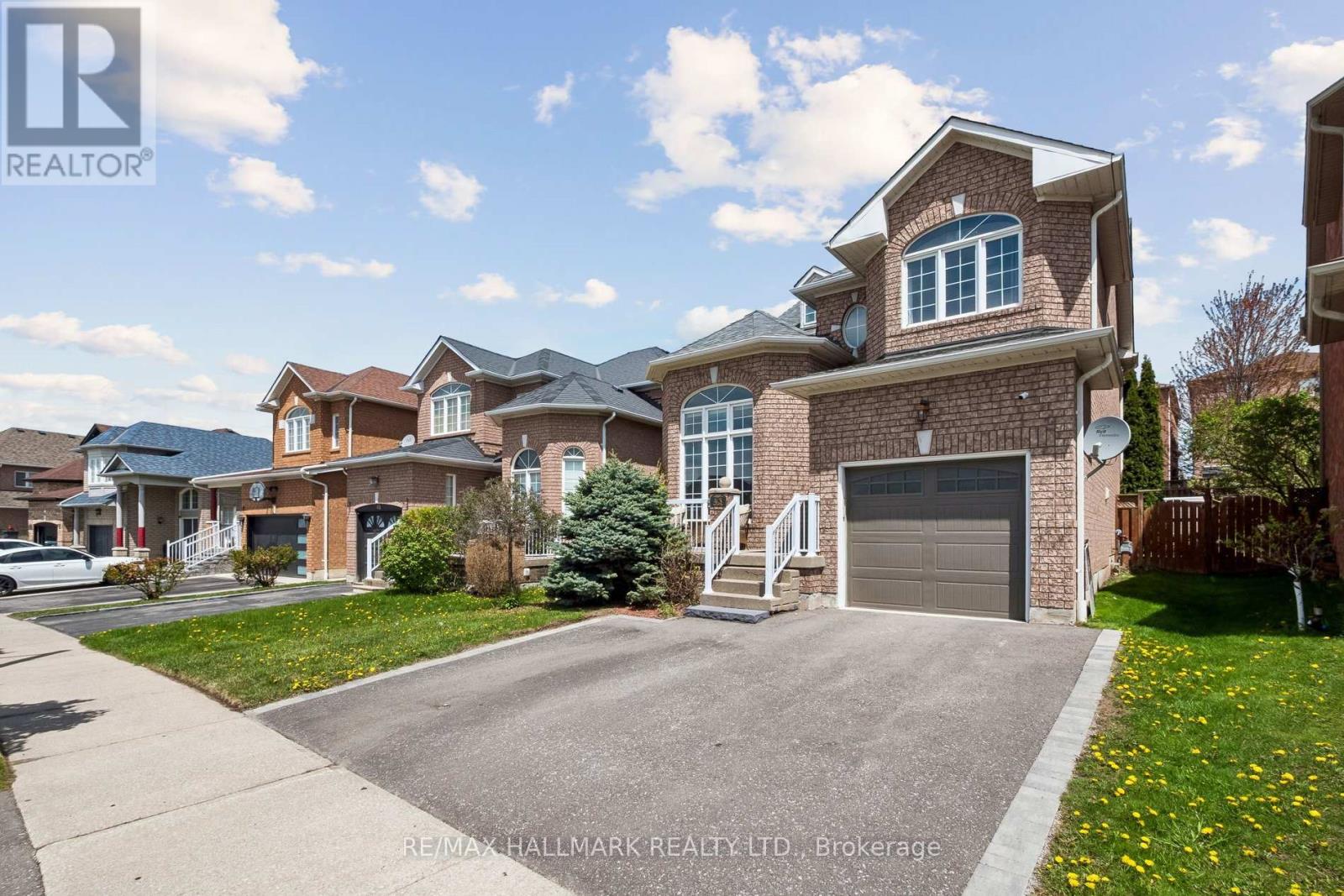 43 Nobbs Drive, Ajax, Ontario  L1T 4L8 - Photo 2 - E13439004