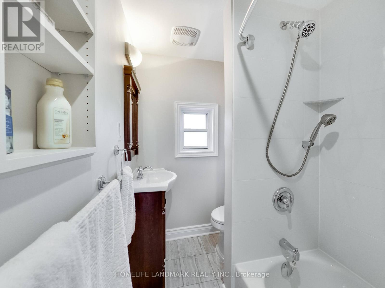 297 Withrow Avenue, Toronto, Ontario  M4J 1B6 - Photo 19 - E13438920