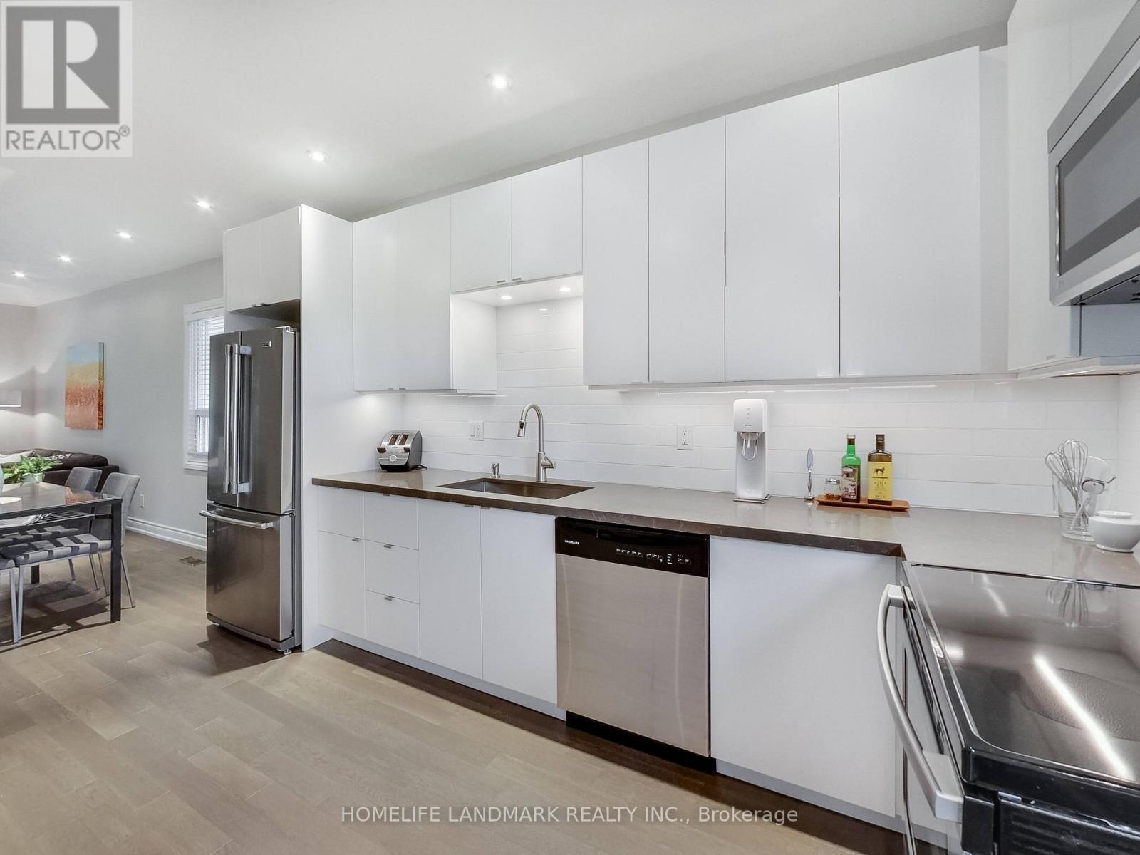 297 Withrow Avenue, Toronto, Ontario  M4J 1B6 - Photo 11 - E13438920