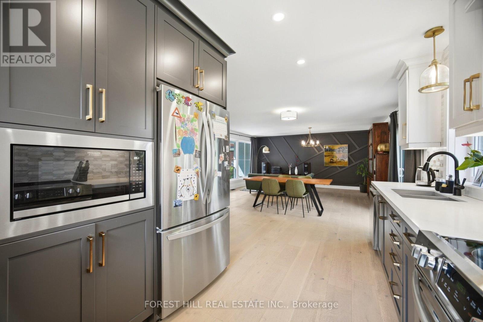 20 Silverhill Drive, Toronto, Ontario  M9B 3W2 - Photo 12 - W13444160