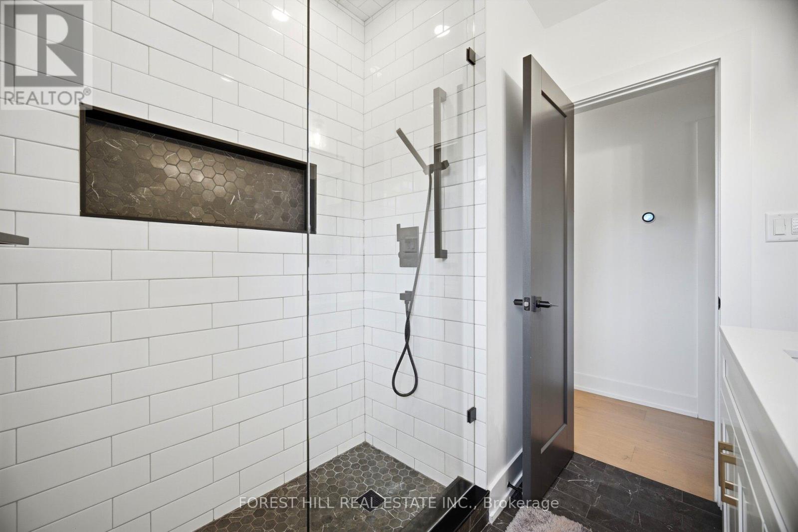 20 Silverhill Drive, Toronto, Ontario  M9B 3W2 - Photo 14 - W13444160