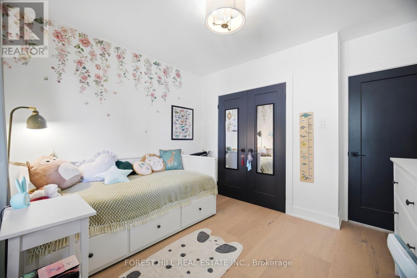 20 Silverhill Drive, Toronto, Ontario  M9B 3W2 - Photo 17 - W13444160
