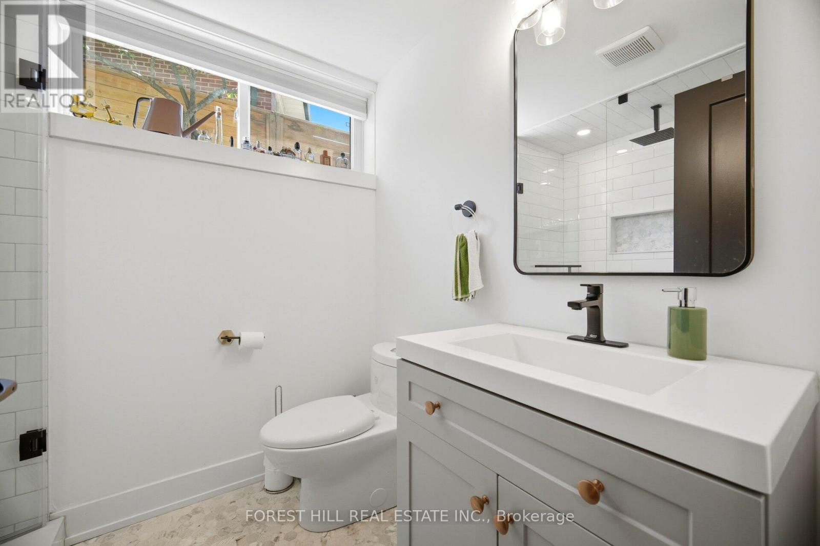 20 Silverhill Drive, Toronto, Ontario  M9B 3W2 - Photo 24 - W13444160