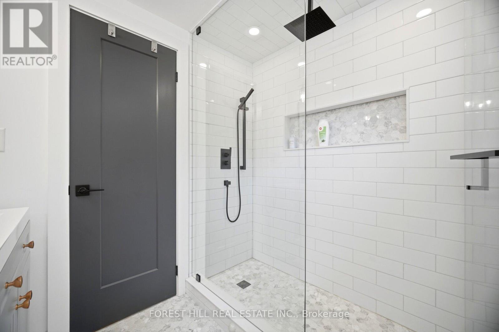 20 Silverhill Drive, Toronto, Ontario  M9B 3W2 - Photo 25 - W13444160