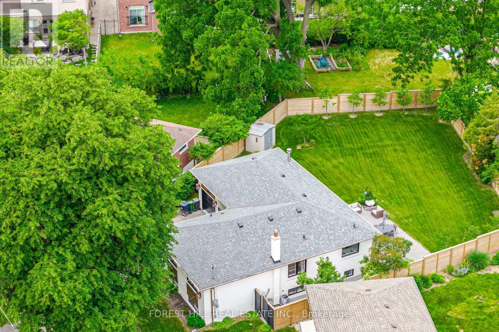 20 Silverhill Drive, Toronto, Ontario  M9B 3W2 - Photo 4 - W13444160