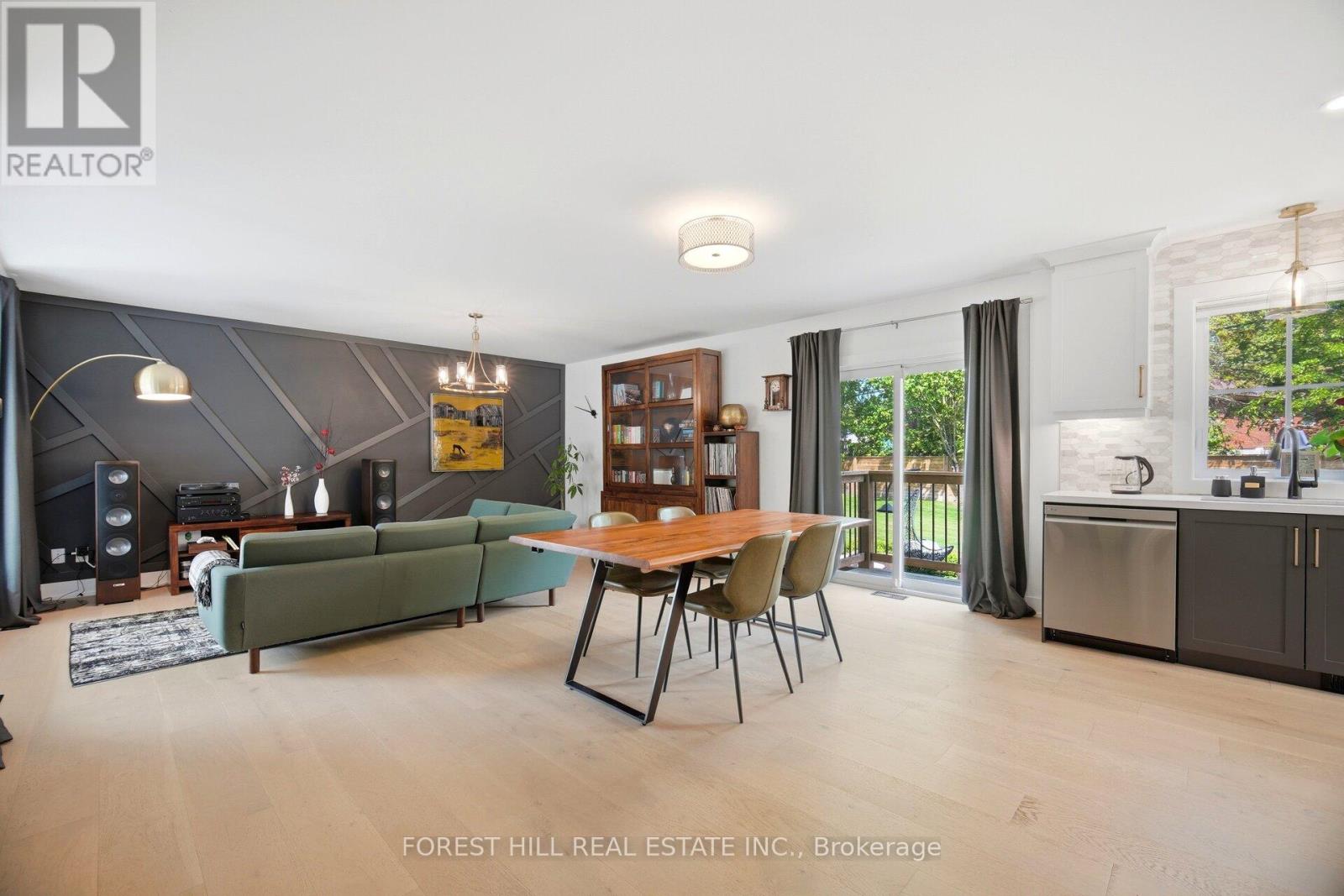 20 Silverhill Drive, Toronto, Ontario  M9B 3W2 - Photo 7 - W13444160