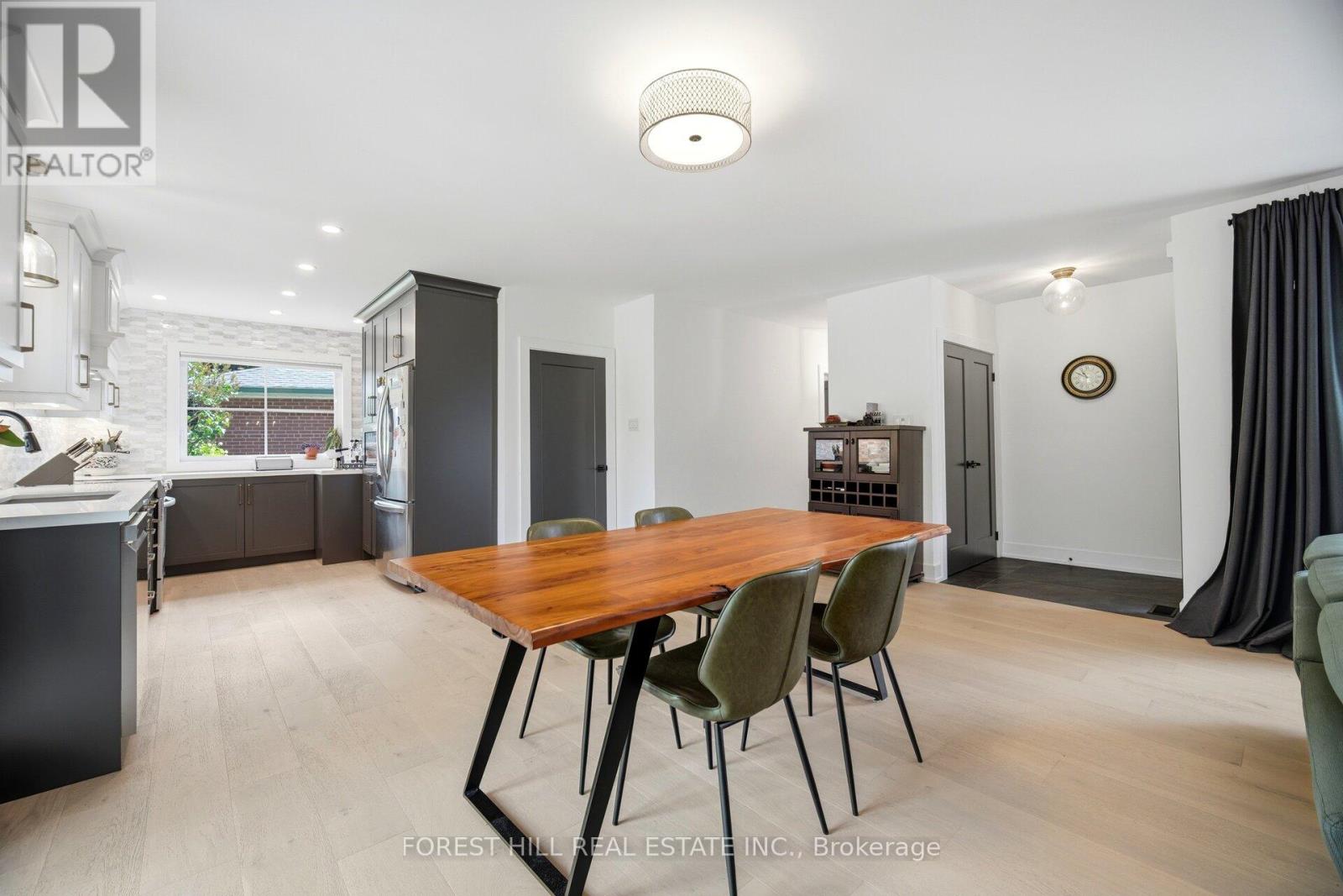 20 Silverhill Drive, Toronto, Ontario  M9B 3W2 - Photo 9 - W13444160