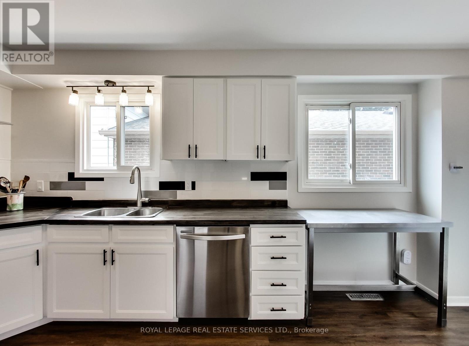 27 Bremen Lane, Mississauga, Ontario  L5M 1G7 - Photo 4 - W13444238