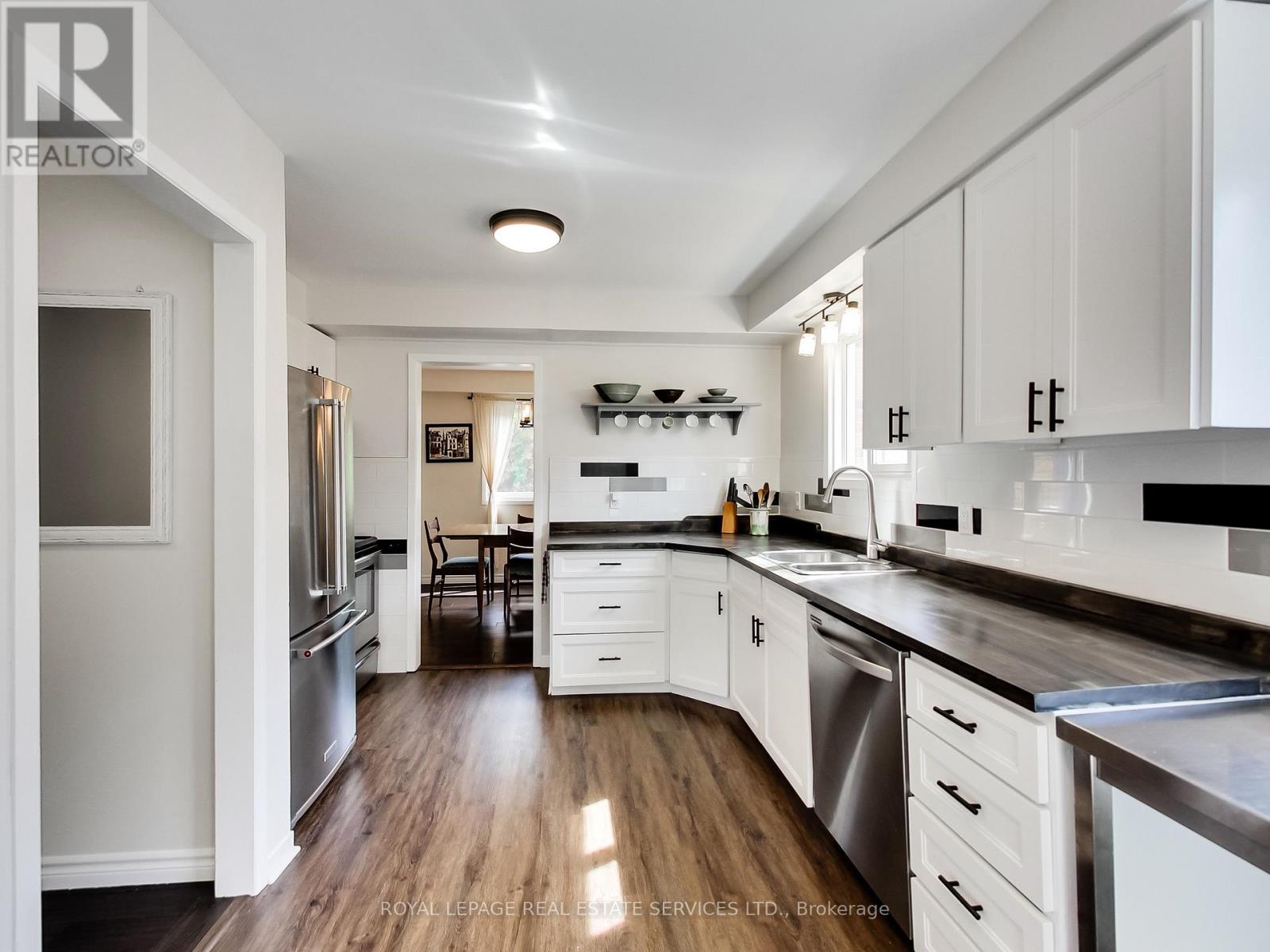 27 Bremen Lane, Mississauga, Ontario  L5M 1G7 - Photo 5 - W13444238