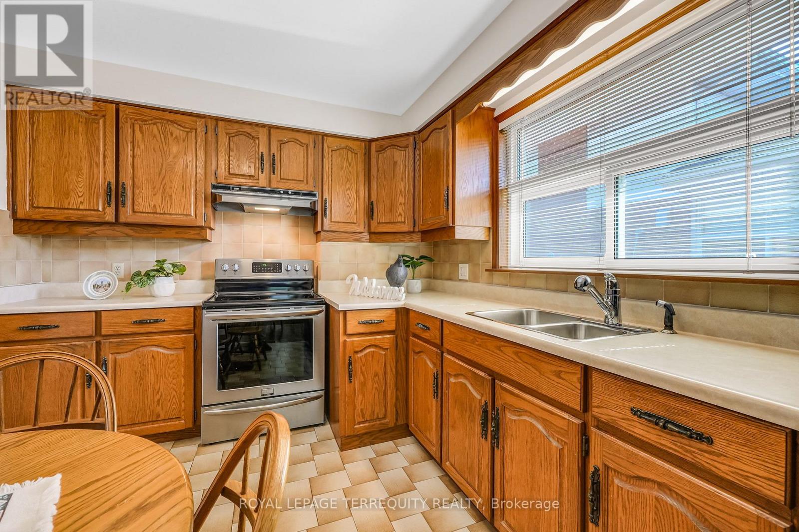 3 Avery Avenue, Toronto, Ontario  M9C 1K1 - Photo 12 - W13444250