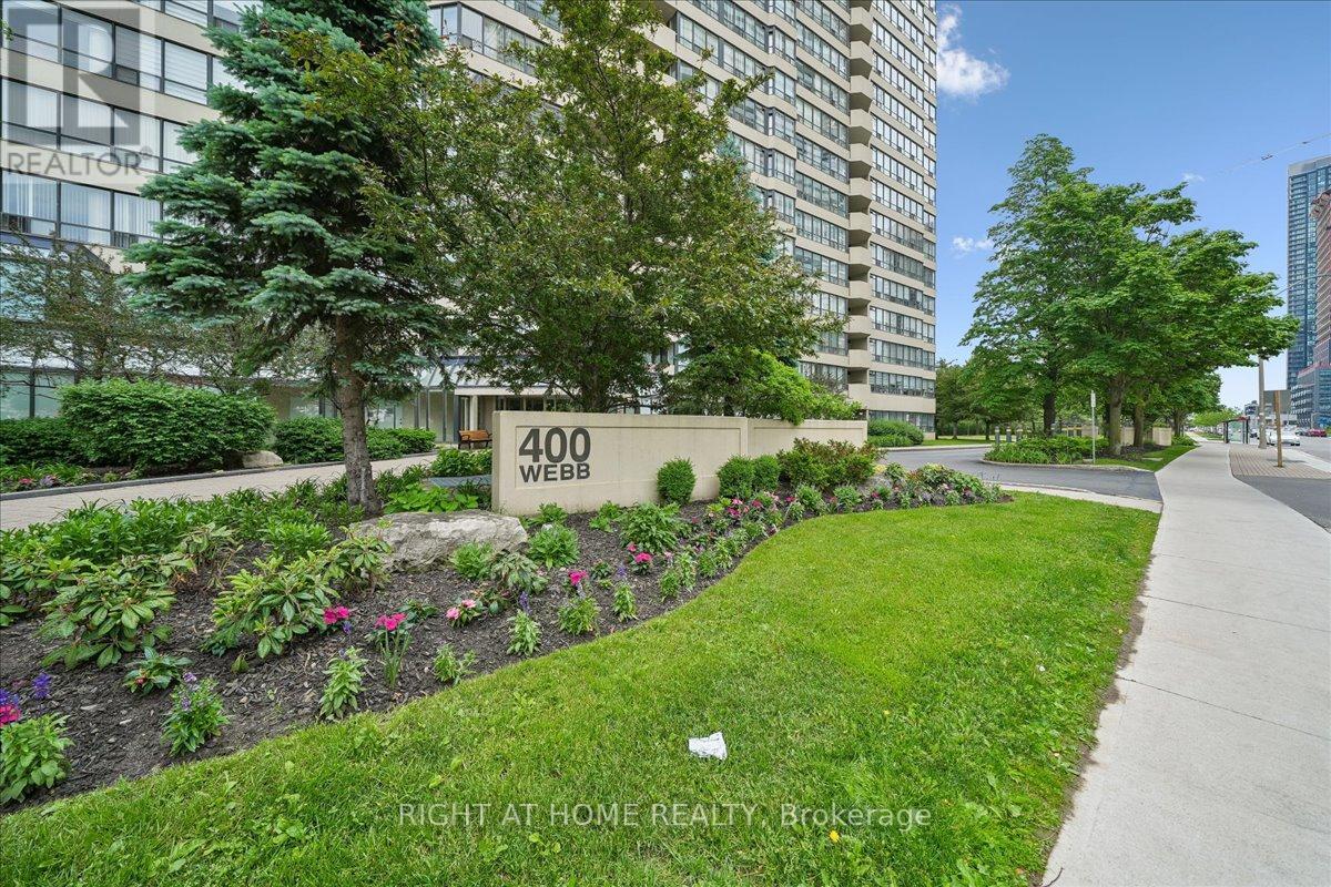 210 - 400 Webb Drive, Mississauga, Ontario  L5B 3Z7 - Photo 1 - W13444460