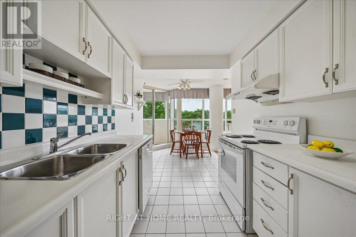 210 - 400 Webb Drive, Mississauga, Ontario  L5B 3Z7 - Photo 4 - W13444460
