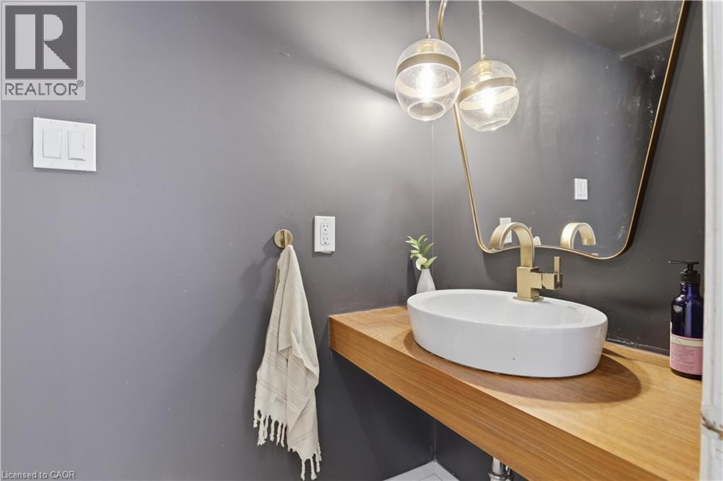 115 Roslin Avenue S, Waterloo, Ontario  N2L 2H3 - Photo 15 - 40839531