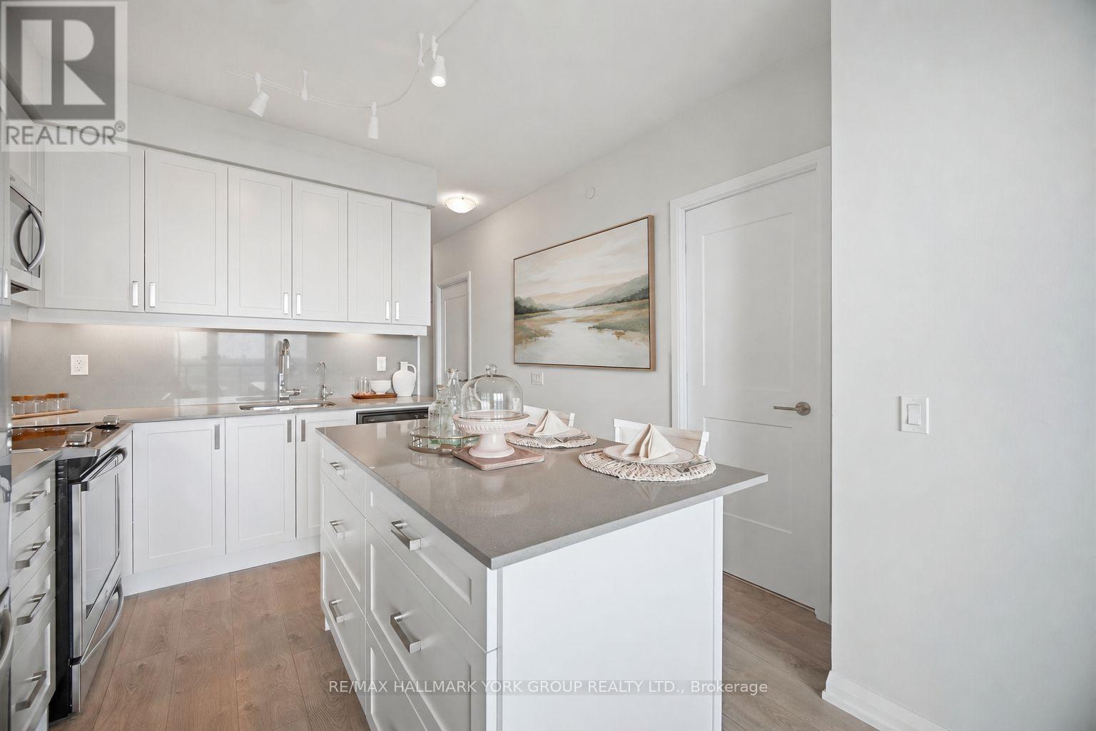 2117 - 7895 JANE STREET, Vaughan, Ontario