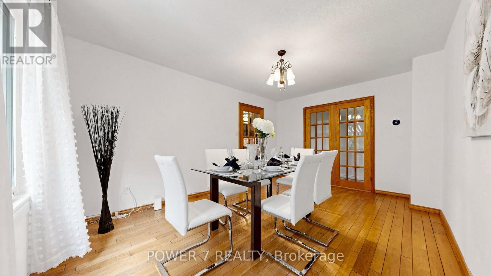 71 Canterbury Court, Richmond Hill, Ontario  L4C 8E7 - Photo 8 - N13438768