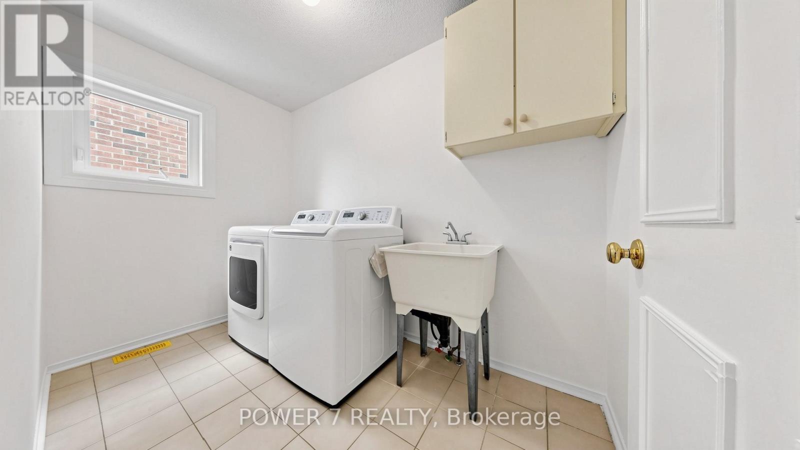 71 Canterbury Court, Richmond Hill, Ontario  L4C 8E7 - Photo 17 - N13438768