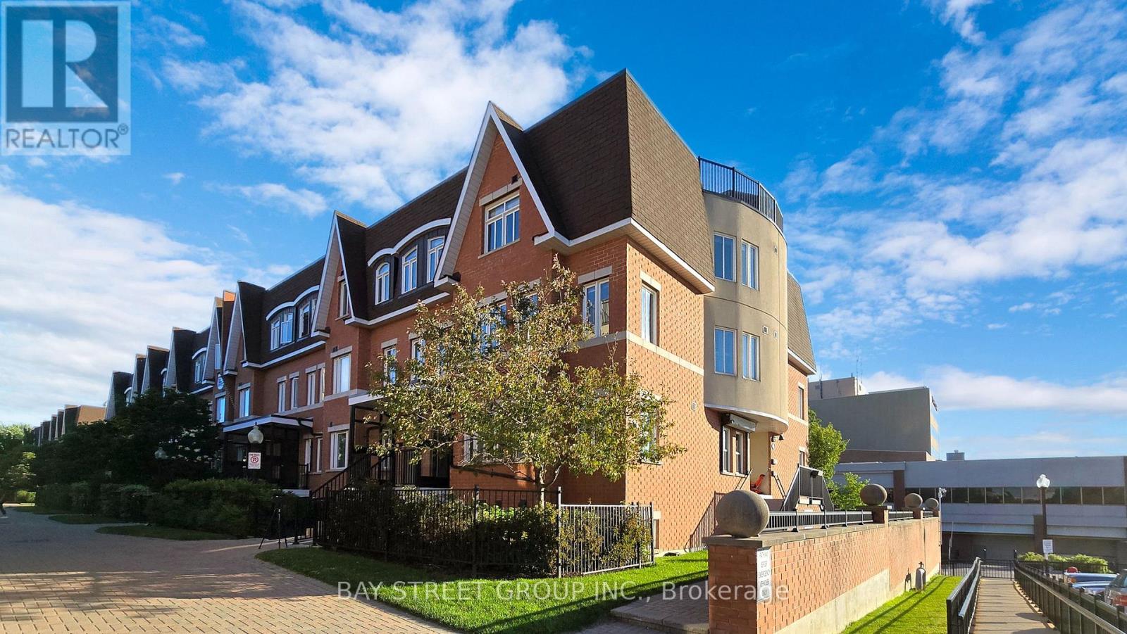 212 - 308 JOHN STREET, Markham, Ontario