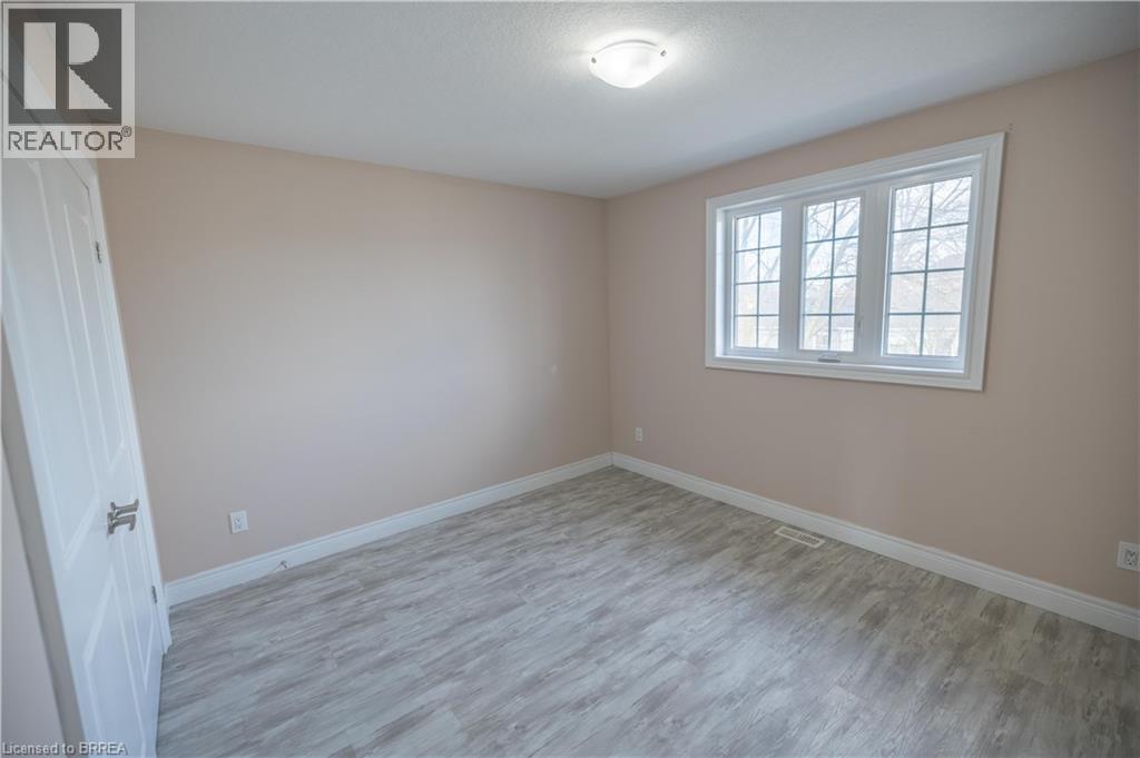 72 Balfour Street, Brantford, Ontario  N3T 1J7 - Photo 9 - 40839106