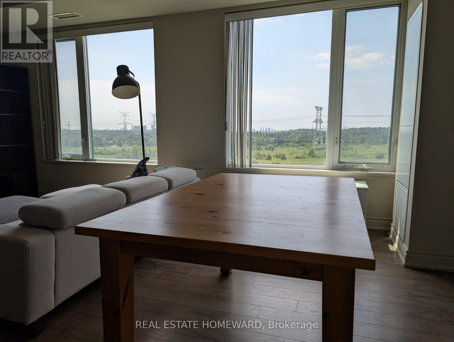 915 - 325 South Park Road, Markham, Ontario  L3T 0B8 - Photo 3 - N13439074