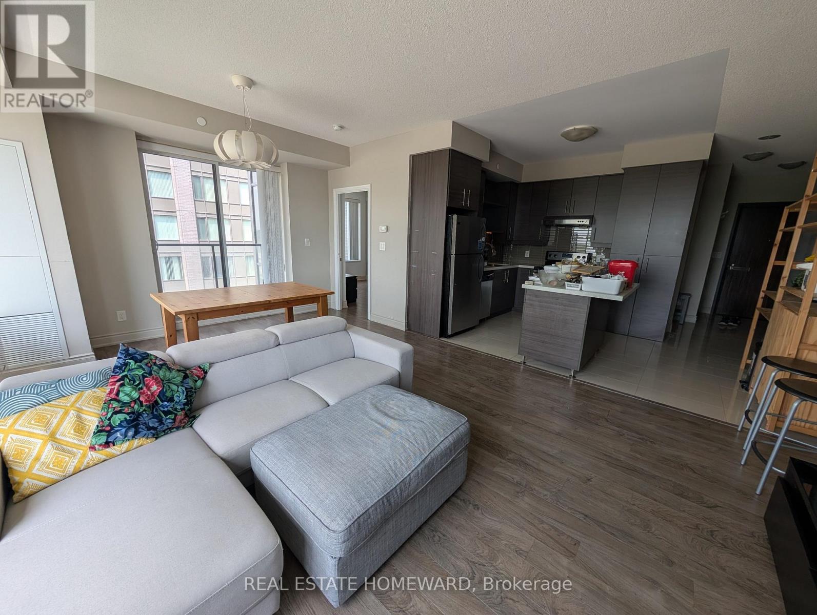 915 - 325 South Park Road, Markham, Ontario  L3T 0B8 - Photo 4 - N13439074