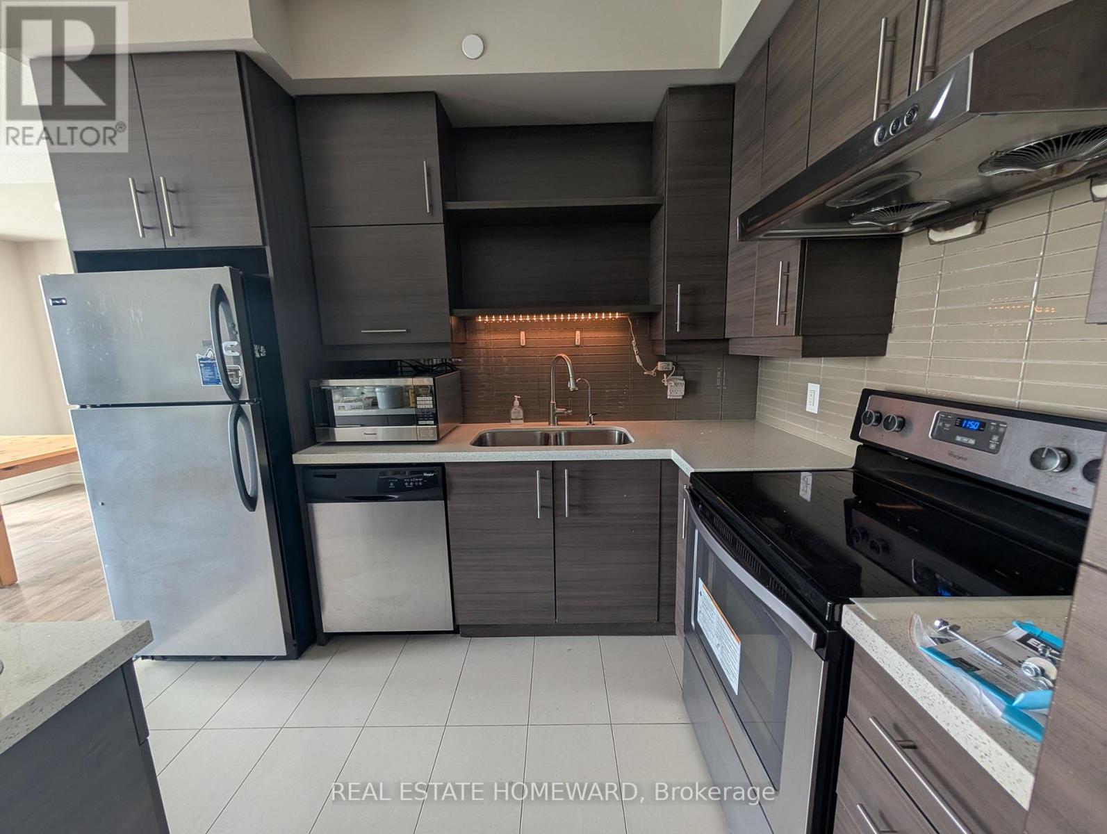 915 - 325 South Park Road, Markham, Ontario  L3T 0B8 - Photo 13 - N13439074