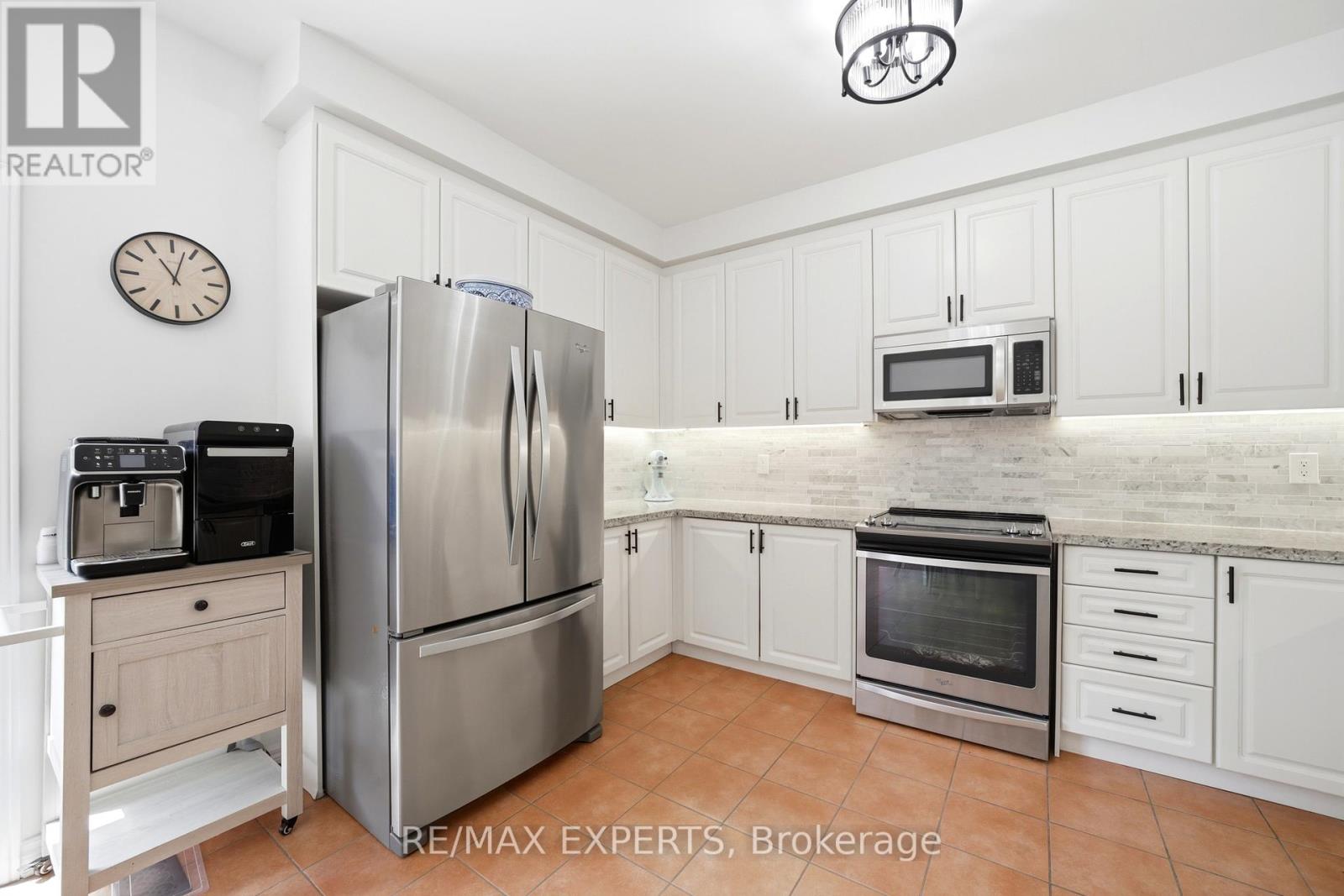 23 Shadetree Crescent, Vaughan, Ontario L4H 1Y3 - Photo 8 - N13246112