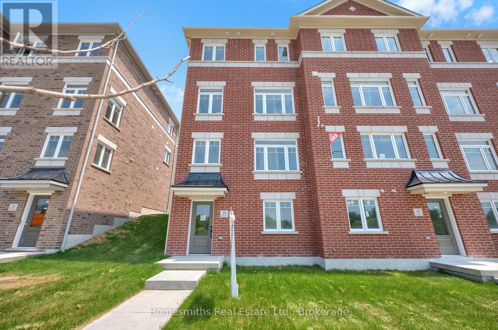 39 Addyman Crescent, Clarington, Ontario L1B 0X1 - Photo 3 - E13247326