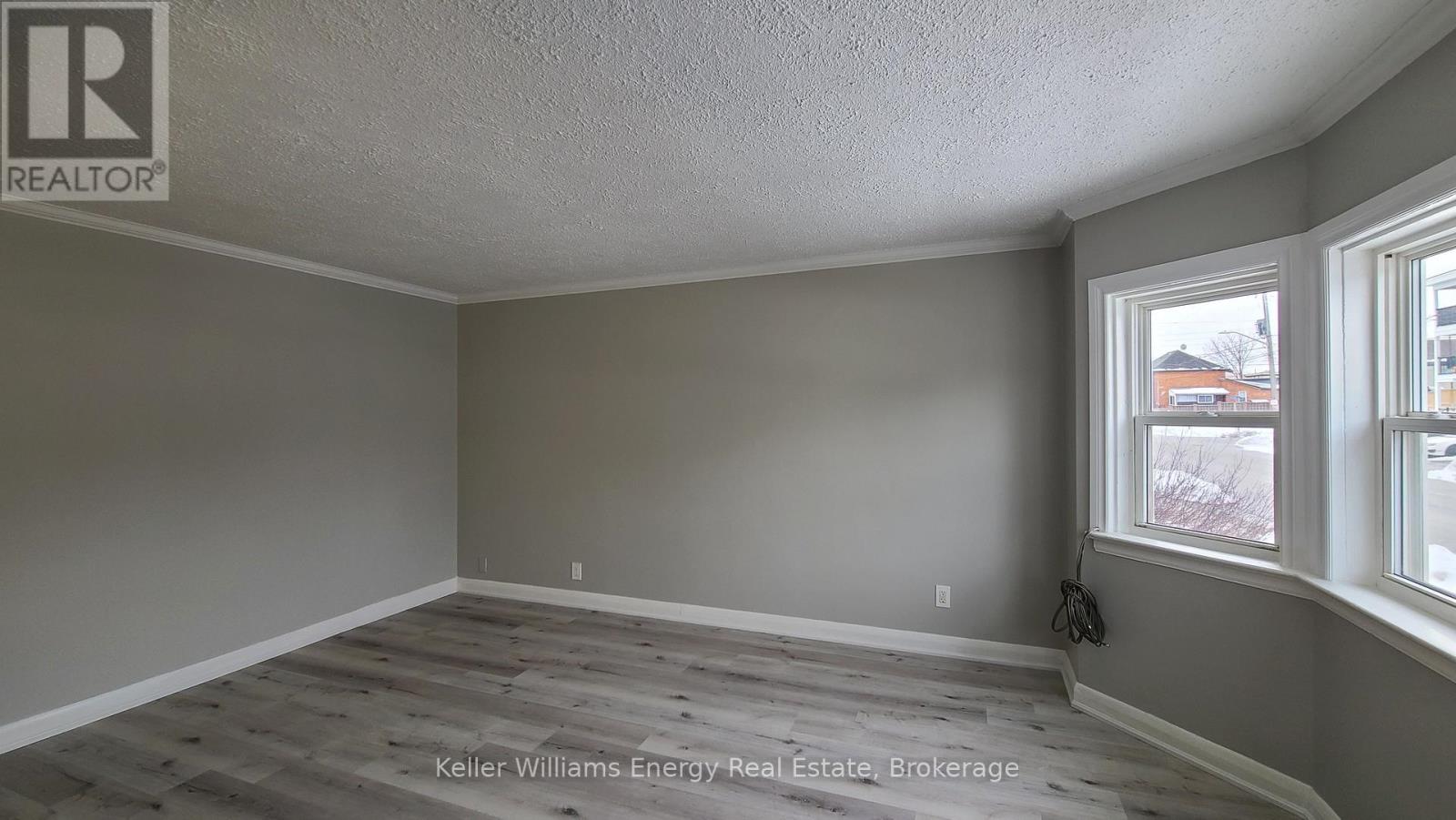 Upper - 201 Celina Street, Oshawa, Ontario  L1H 4N7 - Photo 6 - E13438642