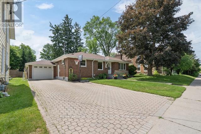 124 Brock Street E, Uxbridge, Ontario  L9P 1K5 - Photo 2 - N13438976