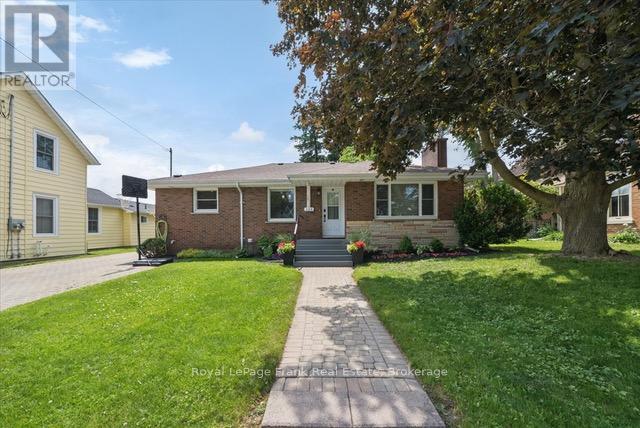 124 BROCK STREET E, Uxbridge, Ontario
