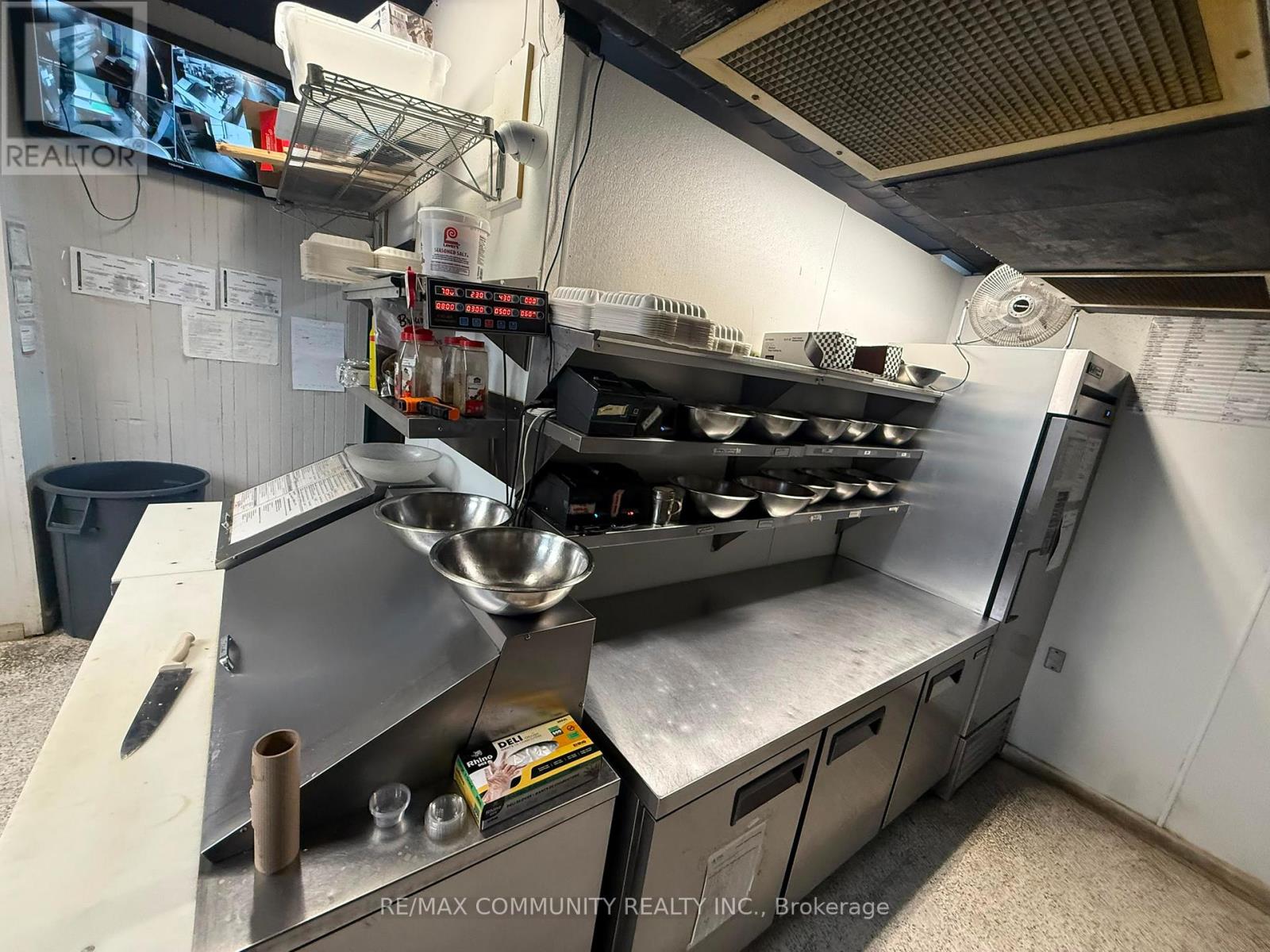 9 Clapperton Street, Barrie, Ontario  L4M 3E4 - Photo 7 - S13439006