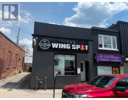 9 CLAPPERTON STREET, Barrie, Ontario