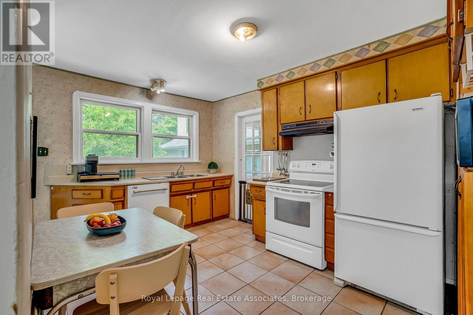 11 Ben Machree Drive, Mississauga, Ontario  L5H 2S2 - Photo 11 - W13157164
