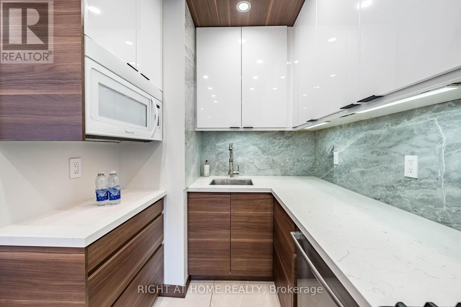#5 - 1200 Gripsholm Road, Mississauga, Ontario  L4Y 2G9 - Photo 9 - W13411692