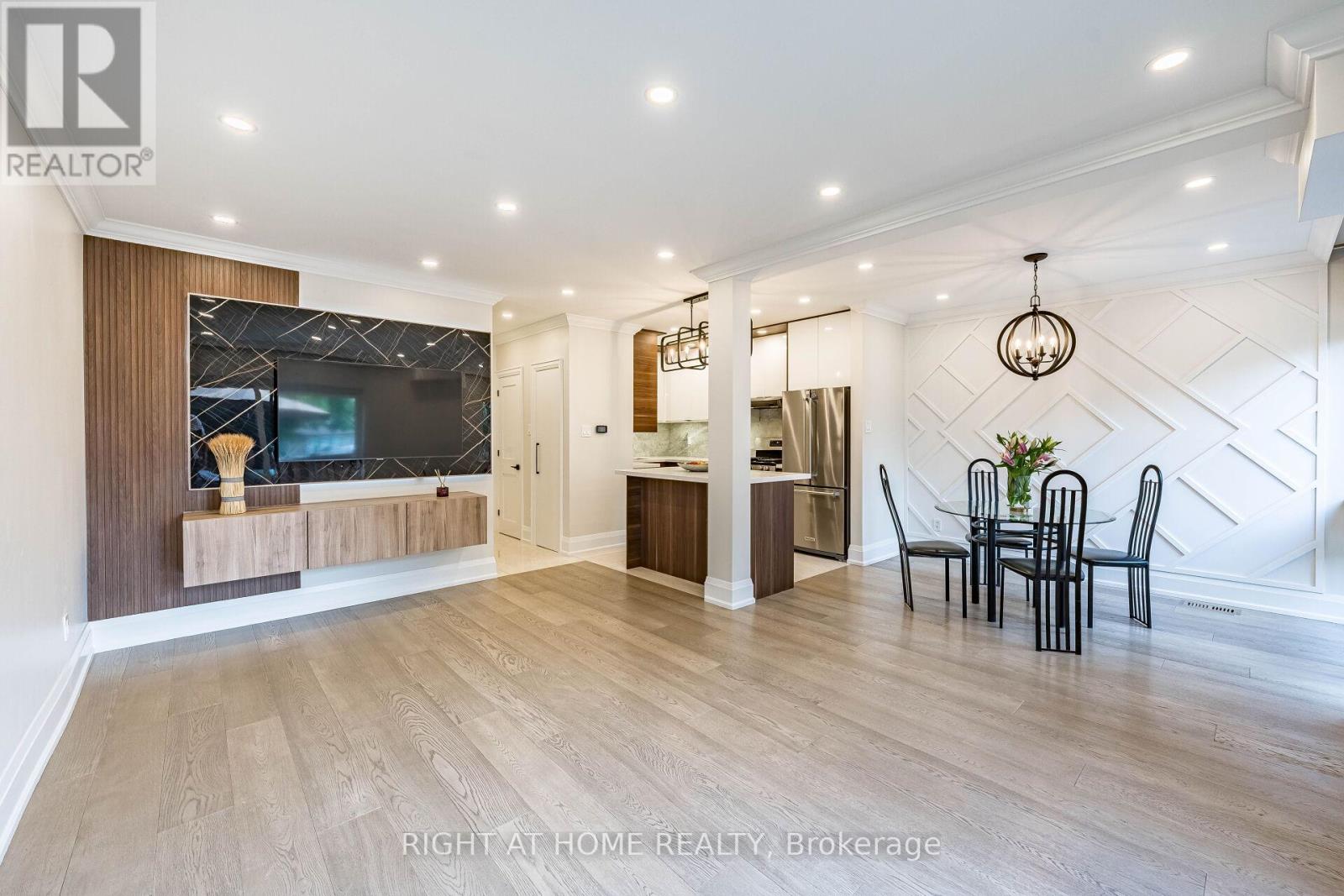 #5 - 1200 Gripsholm Road, Mississauga, Ontario  L4Y 2G9 - Photo 6 - W13411692
