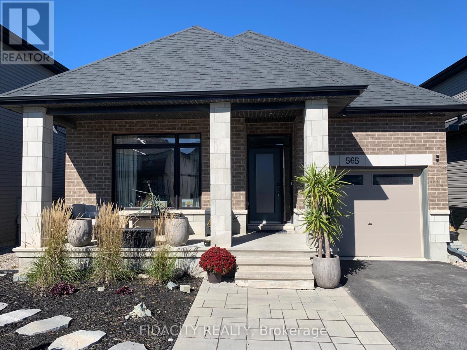 565 BOBOLINK RIDGE, Ottawa, Ontario