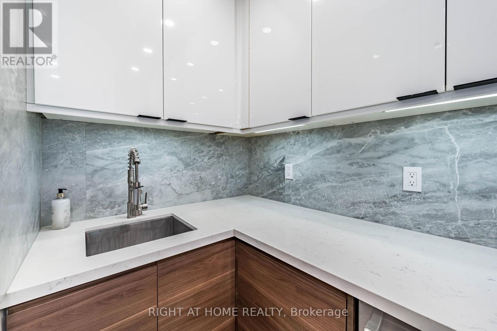 #5 - 1200 Gripsholm Road, Mississauga, Ontario  L4Y 2G9 - Photo 10 - W13411692