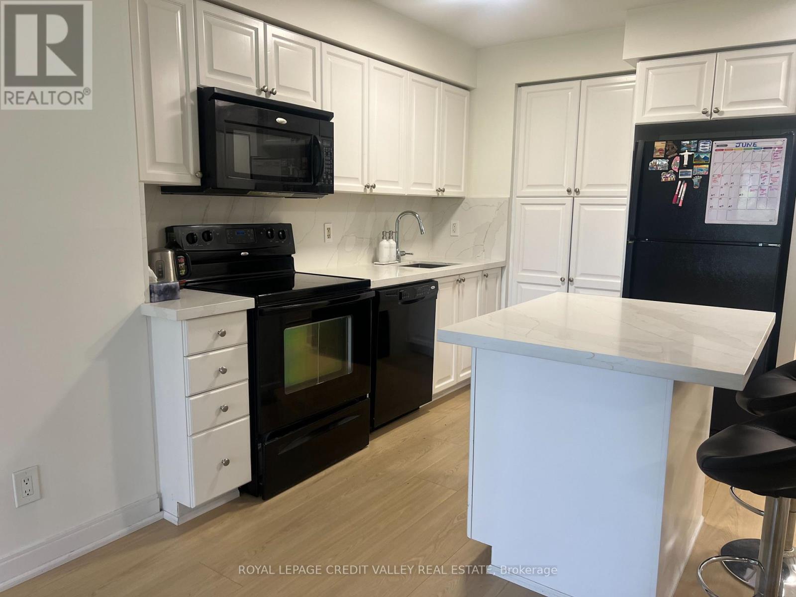 408 - 330 Burnhamthorpe Road W, Mississauga, Ontario L5B 0E1 - Photo 7 - W13427004
