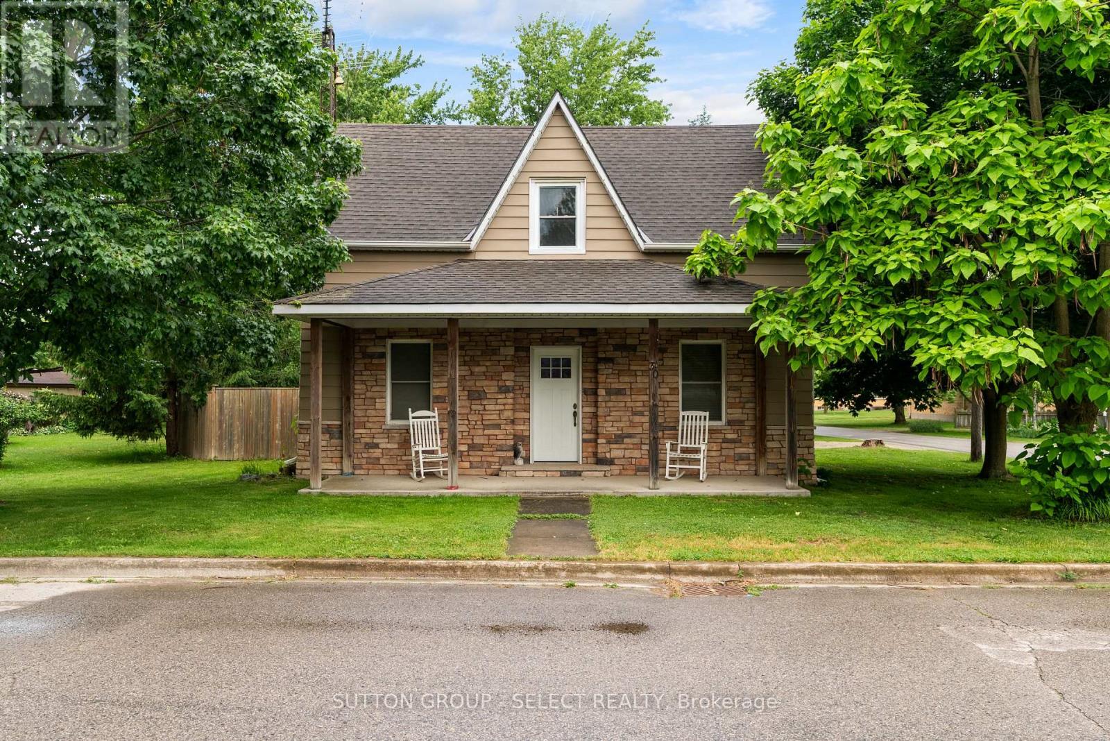 30 Argyle Street, Lambton Shores, Ontario N0N 1J0 - Photo 1 - X13439008