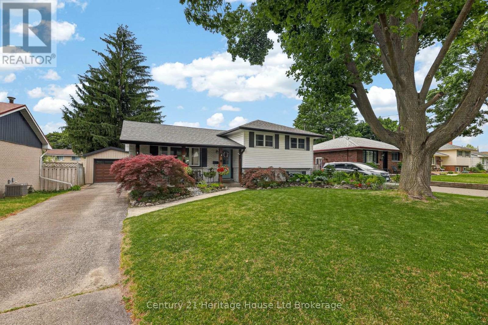 78 Lyndale Crescent, Woodstock, Ontario  N4S 7S9 - Photo 2 - X13439016