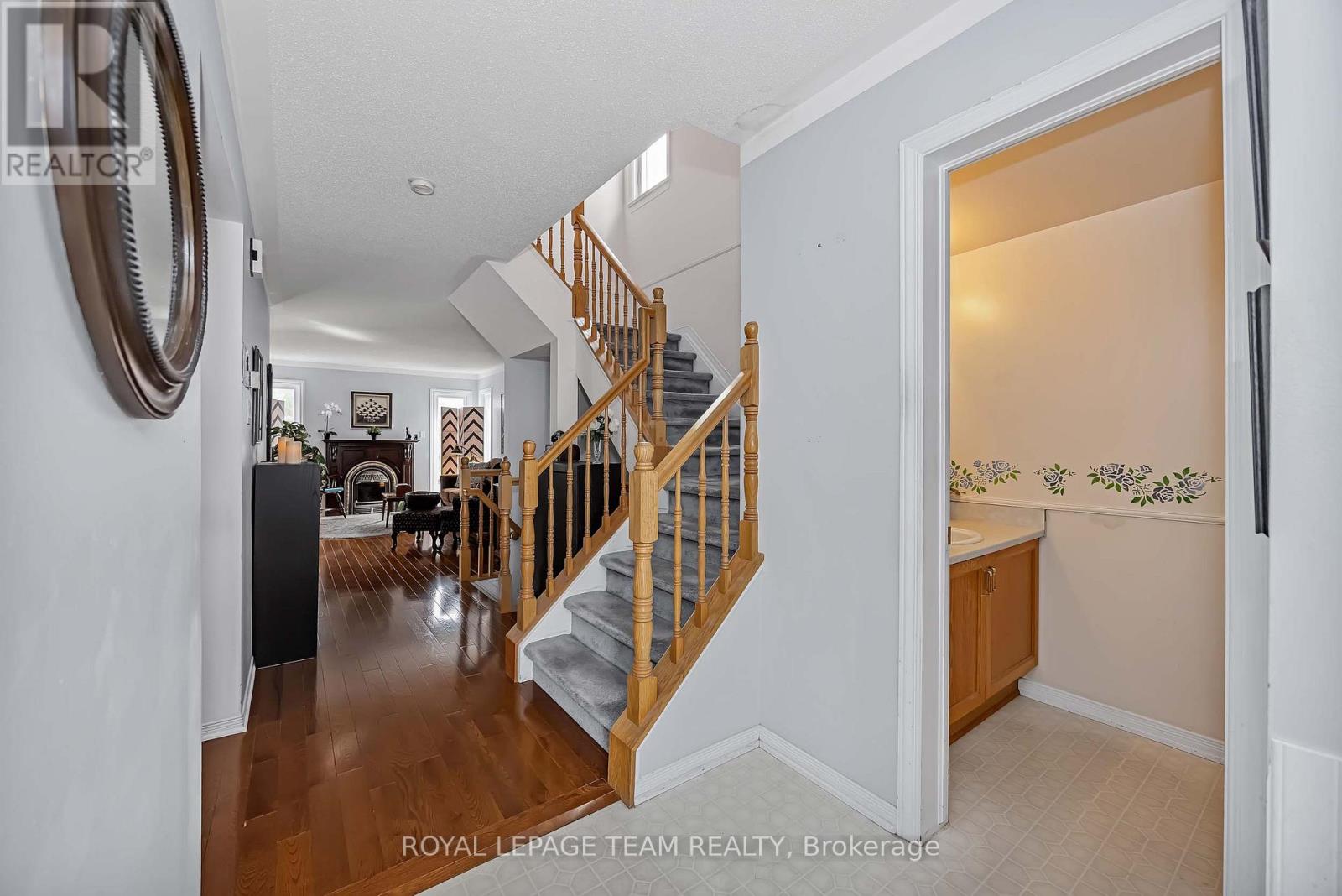 23 Roblyn Way, Ottawa, Ontario  K2G 5Z4 - Photo 6 - X13439234