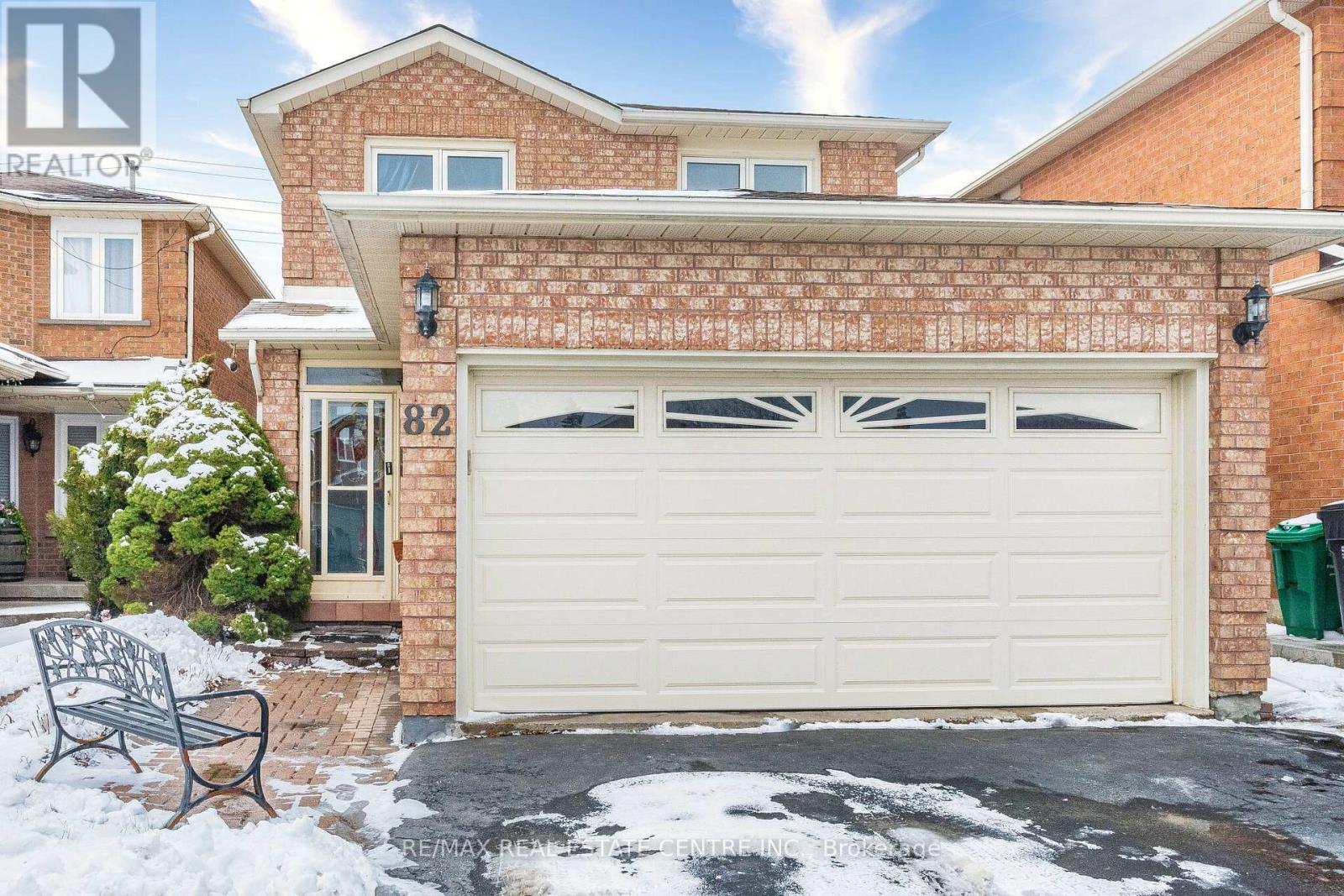 82 Candy Crescent, Brampton, Ontario  L6X 3Z9 - Photo 2 - W13437112