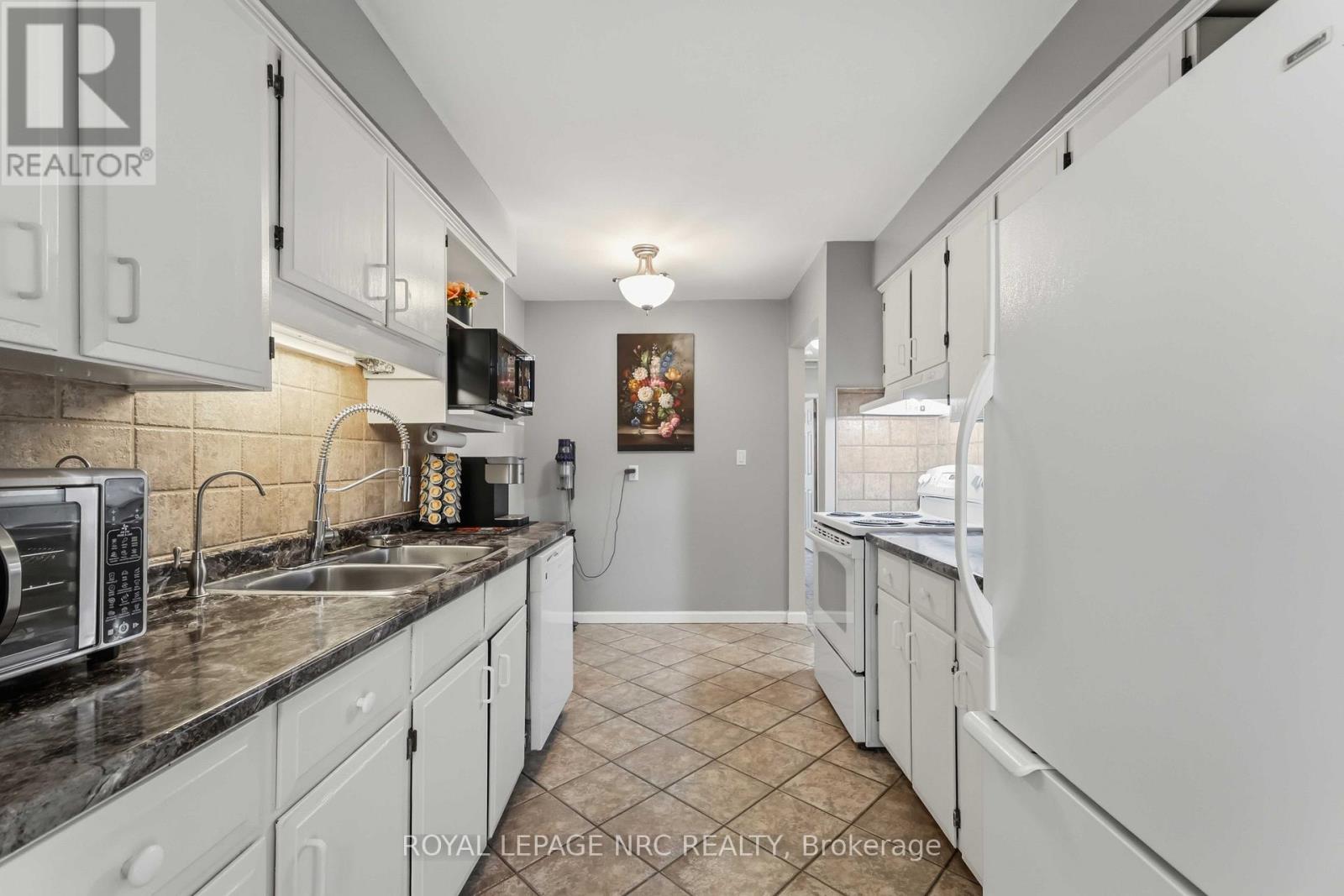6583 Harmony Avenue, Niagara Falls, Ontario  L2H 1Z3 - Photo 10 - X13438304